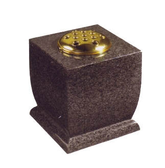 M140 - Champhered Base Vase